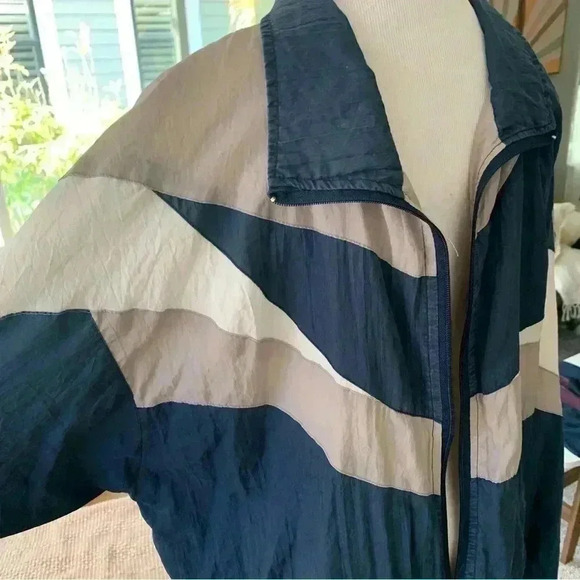 Max Gregor navy and grey windbreaker - Picture 3 of 4